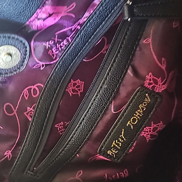 Betsey Johnson White Black Striped Lipstick Applique Hand Bag PurseChain Straps - Picture 15 of 16